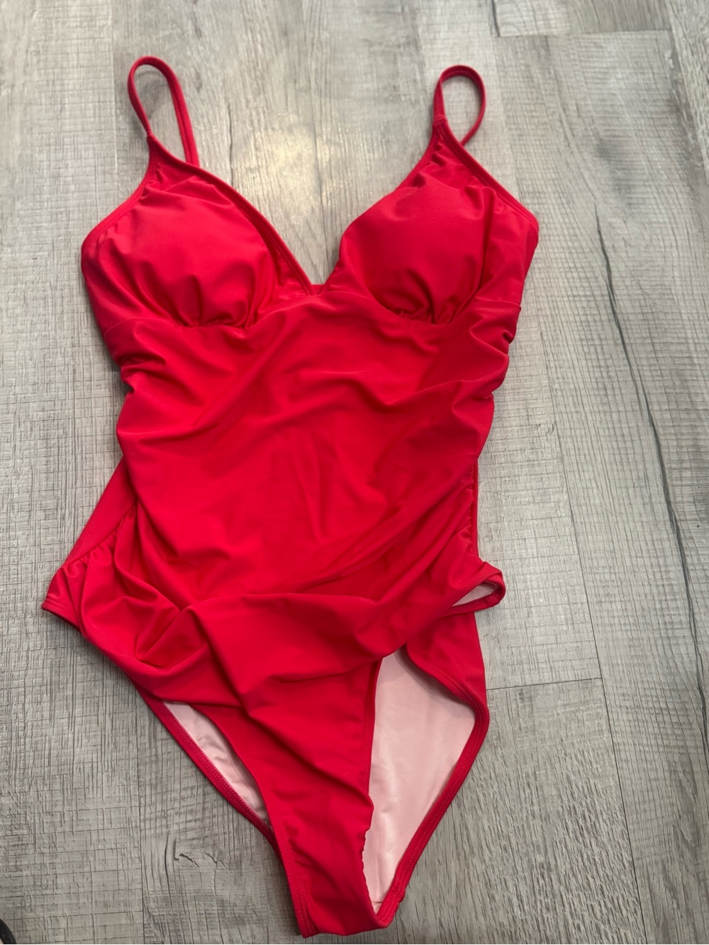 Cupshe Bold Red One-Piece Swimsuit with Scoop Bust